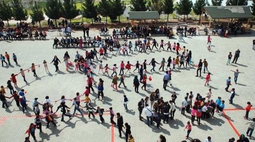 &Ouml;ğrenciler &Ccedil;ocuk Şenliğinde Doyasıya Eğlendi