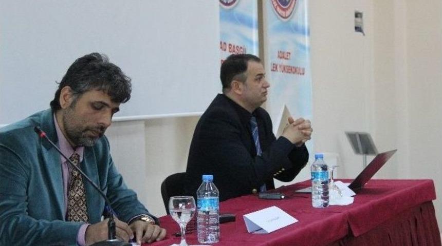 Hukuk Fak&uuml;ltesinde &lsquo;başkanlık Sistemi&rsquo; Konuşuldu