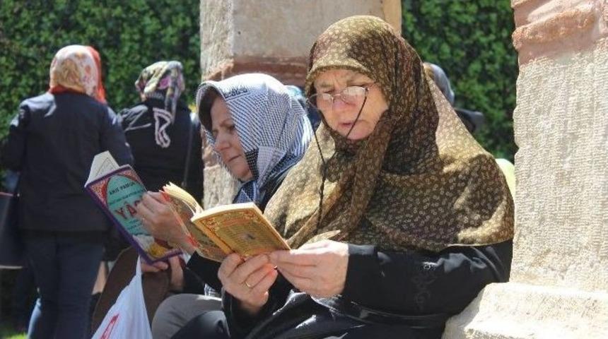 Yarım Asırlık Camide 411 Yıllık Gelenek Sürdürüldü