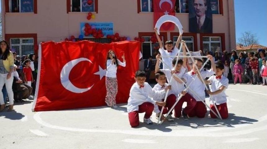 Kırka&rsquo;da Gecikmeli 23 Nisan Coşkusu