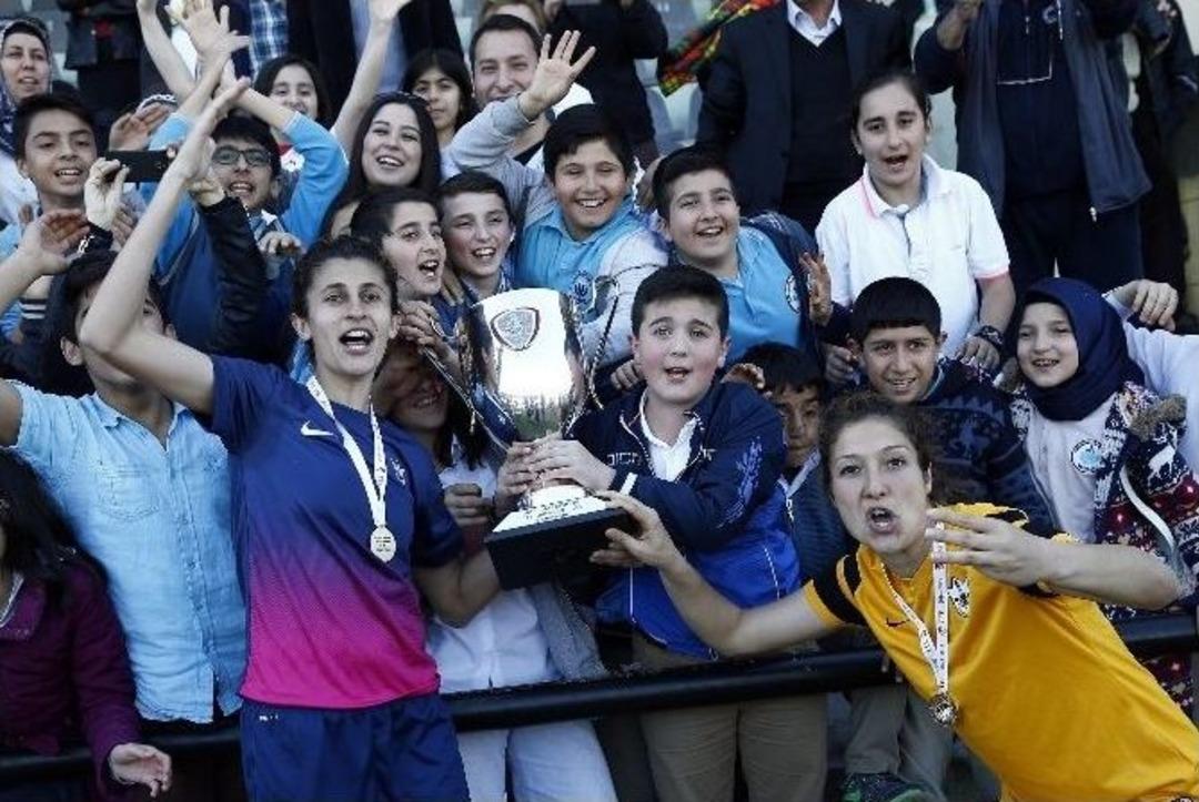 T&uuml;rkiye Kadınlar Futbol 1. Ligi