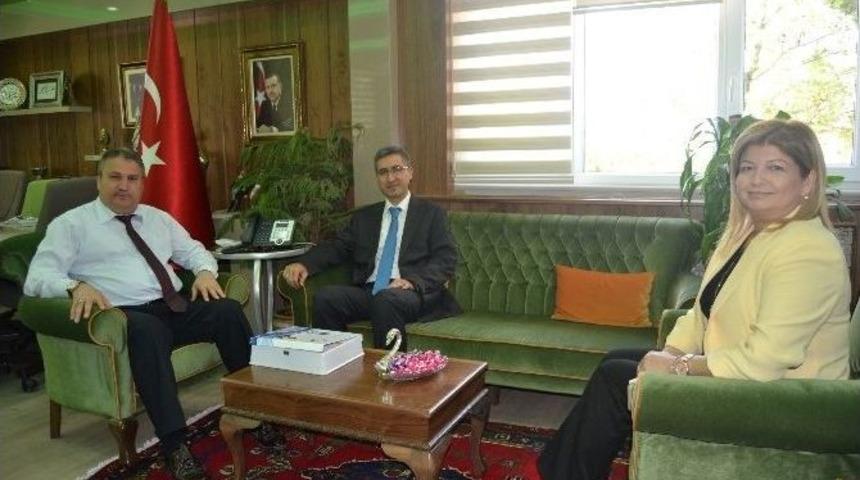 Basın Yayın Ve Enformasyon İzmir İl M&uuml;d&uuml;r&uuml; Dev&rsquo;den Başkan &Ccedil;er&ccedil;i&rsquo;ye Ziyaret