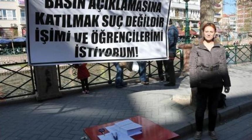 Emniyet M&uuml;d&uuml;rl&uuml;ğ&uuml; &Ouml;n&uuml;ndeki Basın A&ccedil;ıklamasına Katıldığı I&ccedil;in A&ccedil;ığa Alınan İngilizce &Ouml;ğretmeni Imza Kampanyası Başlattı
