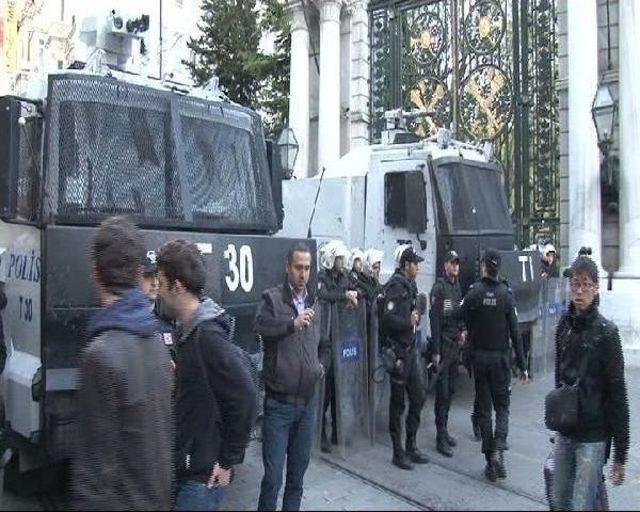 1915 Olaylarını Anan Ve Protesto Eden Gruplara Polis Kordonu