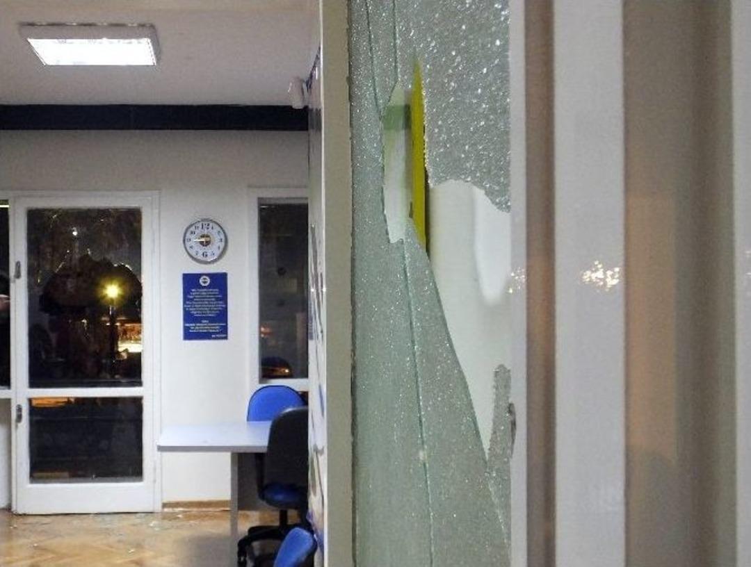 Fenerbah&ccedil;e&rsquo;ye Satırlı Bı&ccedil;aklı Saldırı