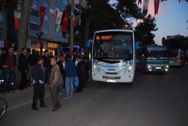 Midibüsün Çarptığı Yaya Yaralandı, Oğlu Gözyaşı Döktü