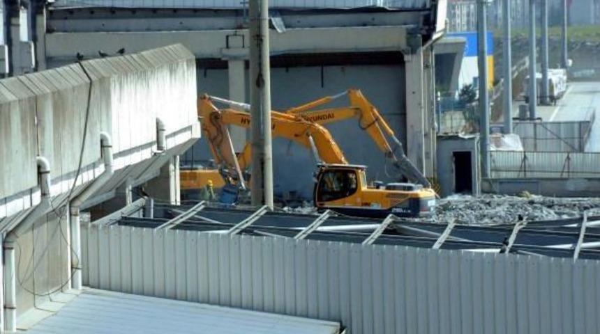 Ptt G&ouml;sterilen Yeri Beğenmeyince Havalimanında Inşaat Durdu