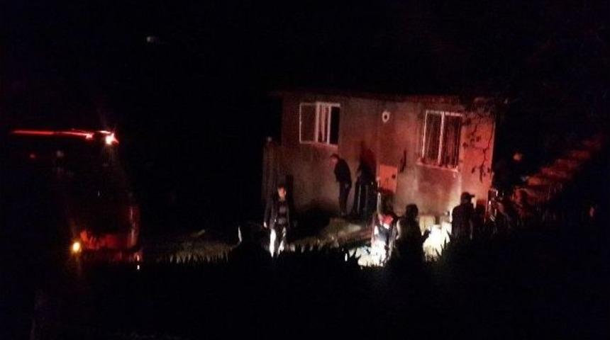 Alev Alan Minib&uuml;sten Sı&ccedil;rayan Kıvılcım Evi K&uuml;l Etti