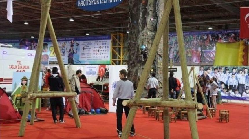 Minikler İzciliğin İnceliklerini Fuarda &Ouml;ğreniyor