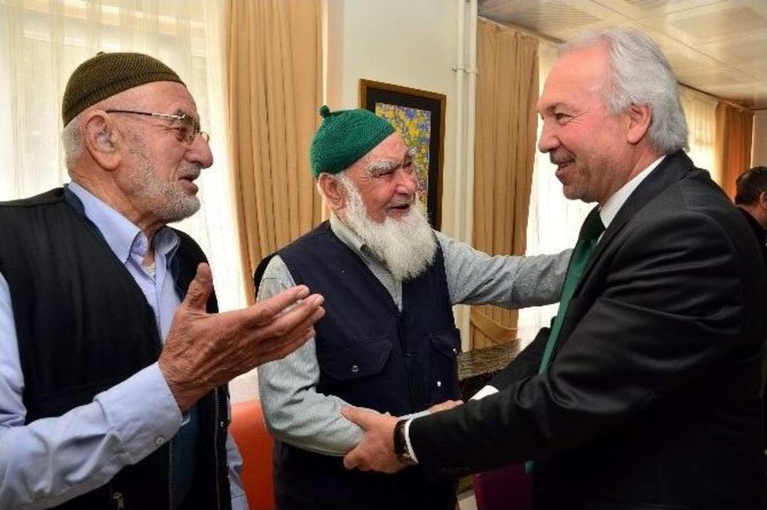 K&uuml;tahya Belediyesi Huzurevi Sakinlerini &Ccedil;anakkale&rsquo;ye G&ouml;t&uuml;recek