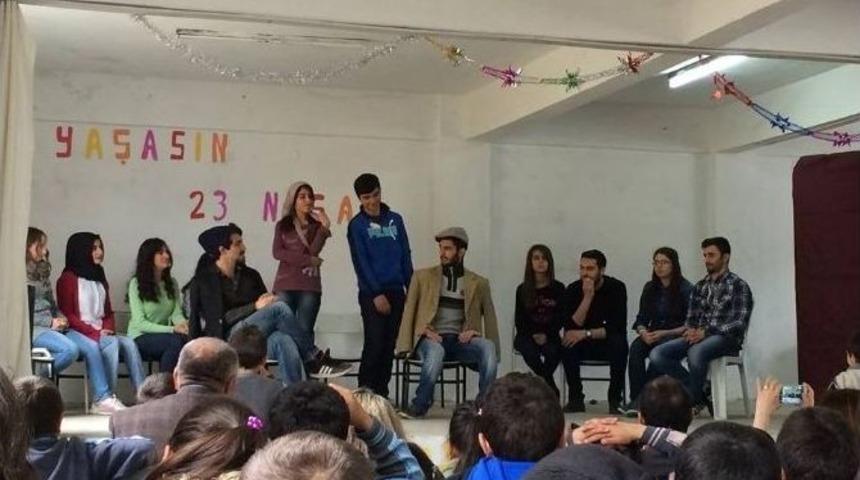 Yazıcık Beldesinde Tiyatro Heyecanı