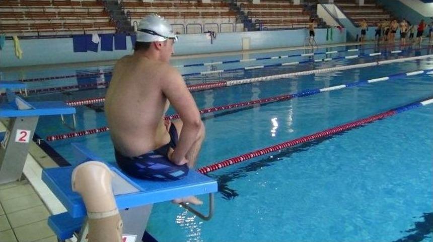 Ne Kanser Ne Bacağının Kesilmesi Hayallerini Karartamadı