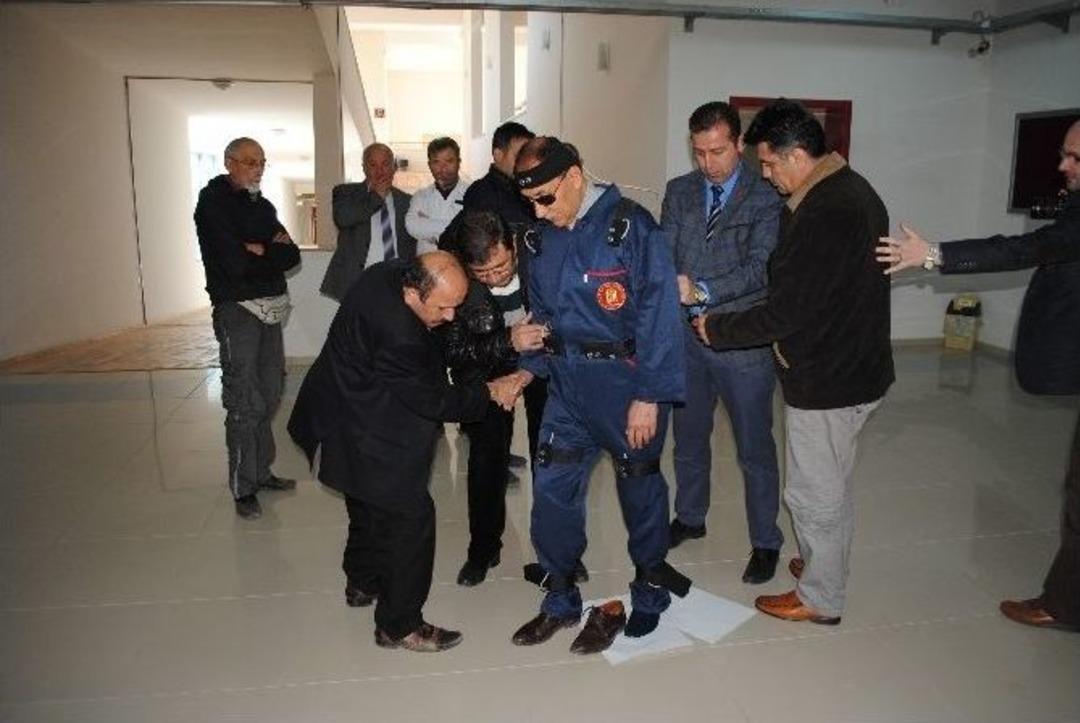 G&ouml;rme Engelliler İ&ccedil;in &lsquo;g&ouml;ren Elbise&rsquo; &Uuml;rettiler