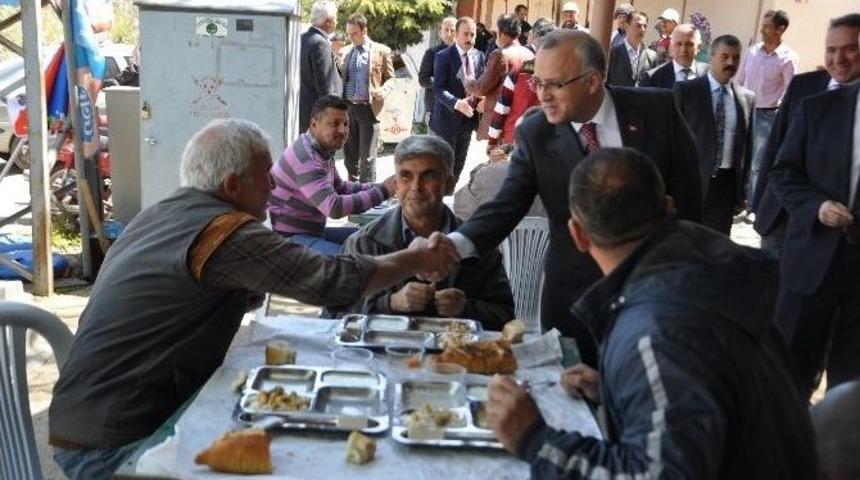 Kayda, G&ouml;kk&ouml;y&rsquo;de Hayır Yemeğine Katıldı