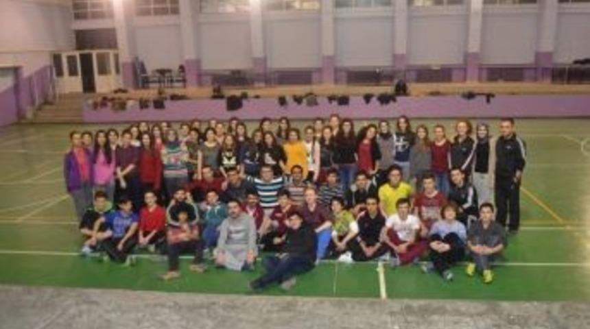 Cumhuriyet Anadolu Lisesi, Halk Oyunlarında Hedef B&uuml;y&uuml;tt&uuml;