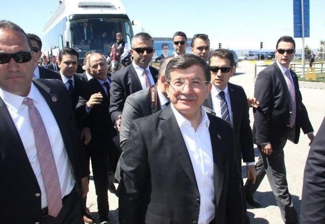 Başbakan Davutoğlu Erzurum&rsquo;da