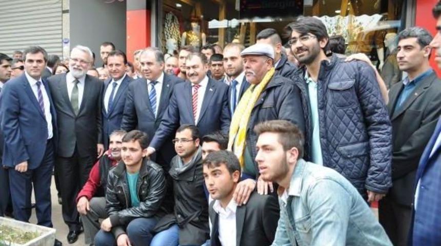 Bakan Eroğlu: İzmir'i &Ccedil;i&ccedil;ek Gibi Yapacağız