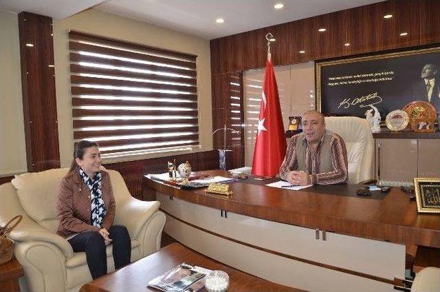 Chp Milletvekili Adayı Gonca Aytaş Çat’ta… (tekrar)