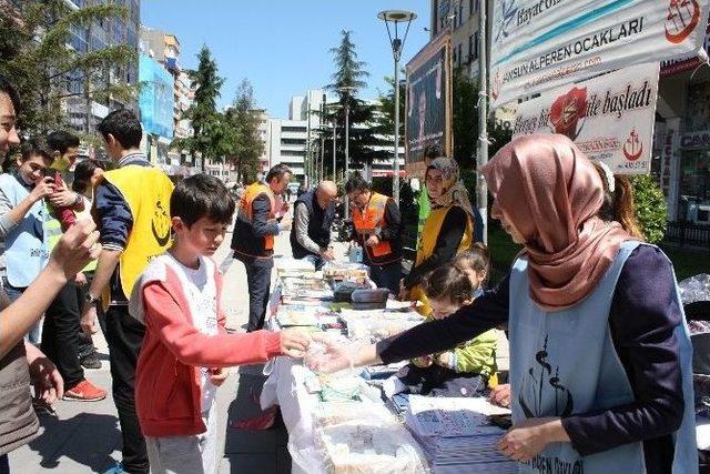 Alperenlerden ’kutlu Doğum’ İkramı