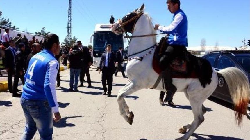 Davutoğlu: Kılı&ccedil;daroğlu'na Hesabı, Bah&ccedil;eli'ye Milliyet&ccedil;iliği, Demirtaş'a Barışı &Ouml;ğreteceğiz
