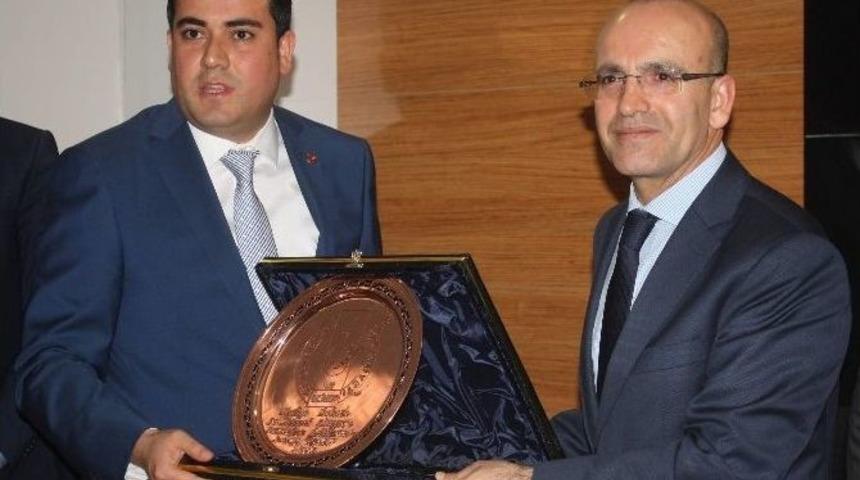 Şimşek: &rdquo;y&uuml;ksek Vergilendirme T&uuml;rkiye&rsquo;nin Uzun D&ouml;nem Menfaatinedir&rdquo;