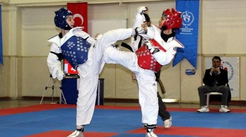 Taekwondo T&uuml;rkiye Şampiyonası Adıyaman&rsquo;da Başladı