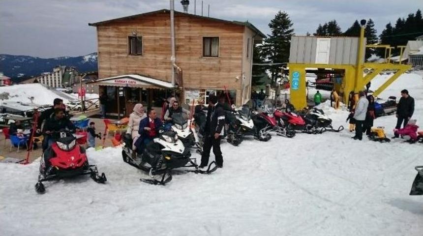 Uludağ&rsquo;da Kar Yağışı Yeniden Başladı