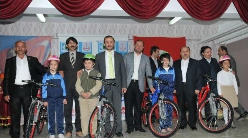 Alikahya Ortaokulu &Ccedil;ifte &Uuml;&ccedil; Mutluk Yaşadı