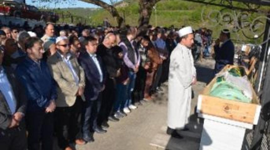 5'inci Kat Balkonundan D&uuml;şen Liseli Esra &Ouml;ld&uuml; (2)