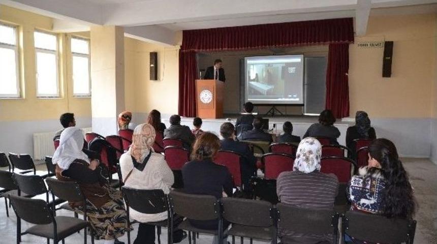 Sandık Kurulu G&ouml;revlilerine Y&ouml;nelik Eğitim Kursu D&uuml;zenlendi