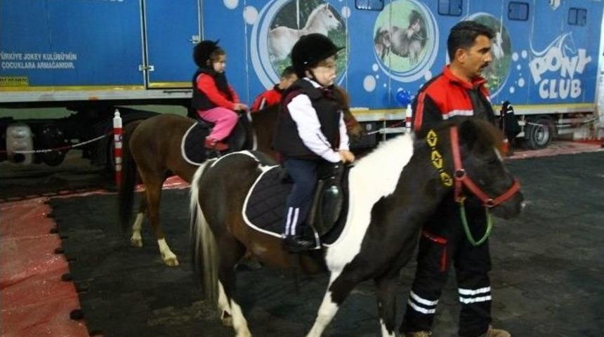 &Ccedil;ocuk Fuarında Midilli Turu