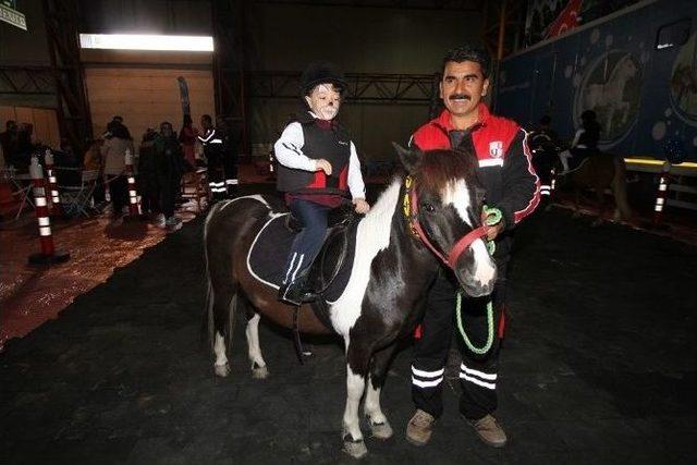 &Ccedil;ocuk Fuarında Midilli Turu 1