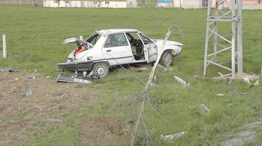 Koyun S&uuml;r&uuml;s&uuml;nden Ka&ccedil;an S&uuml;r&uuml;c&uuml; Şarampole Yuvarlandı: 6 Yaralı