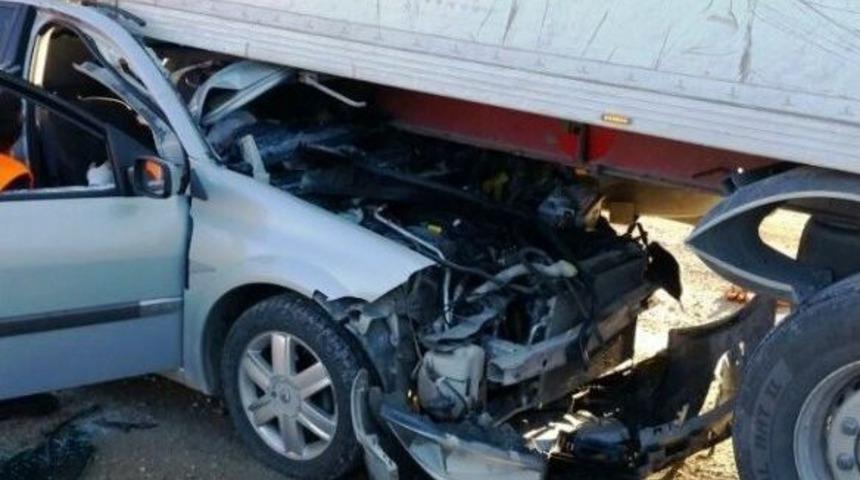 Malatya-sivas Karayolunda Kaza: 1 &Ouml;l&uuml;, 4 Yaralı