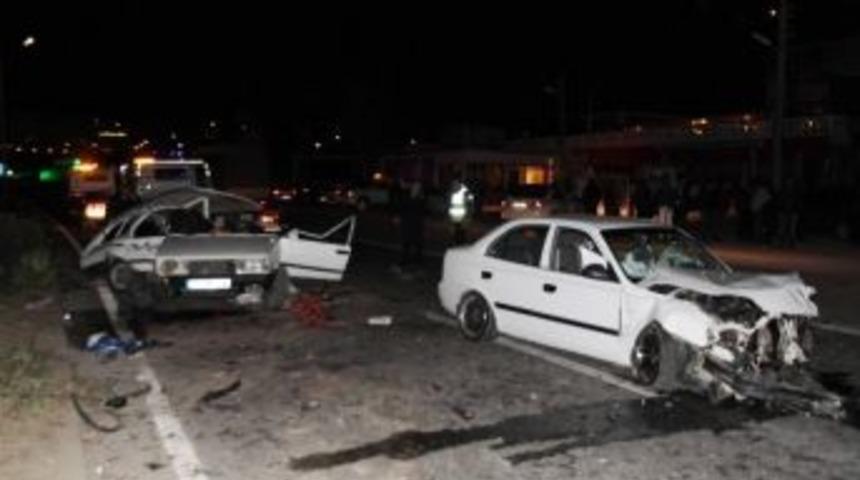 Alanya&rsquo;da Kaza: 1 &Ouml;l&uuml;, 2 Yaralı