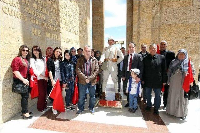 Konukevi Sakinleri Ata’nın Huzurunda