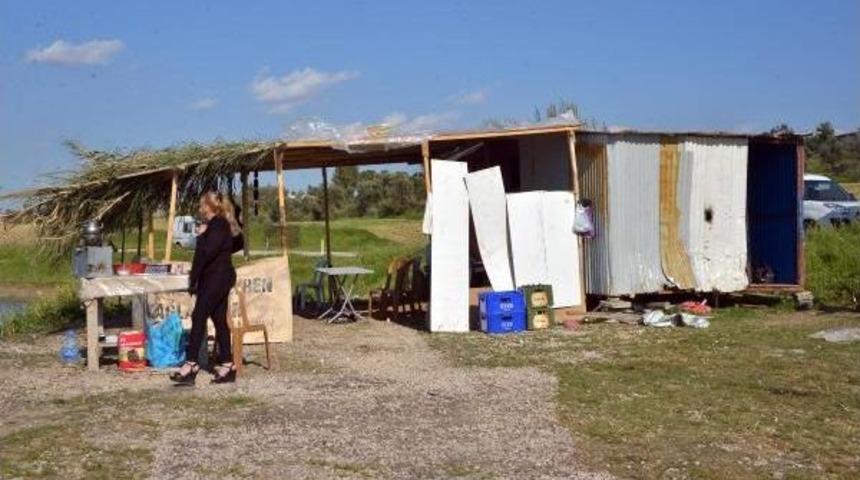 G&ouml;l Manzaralı Barakada Suriyeli Kadına Fuhuş Baskını