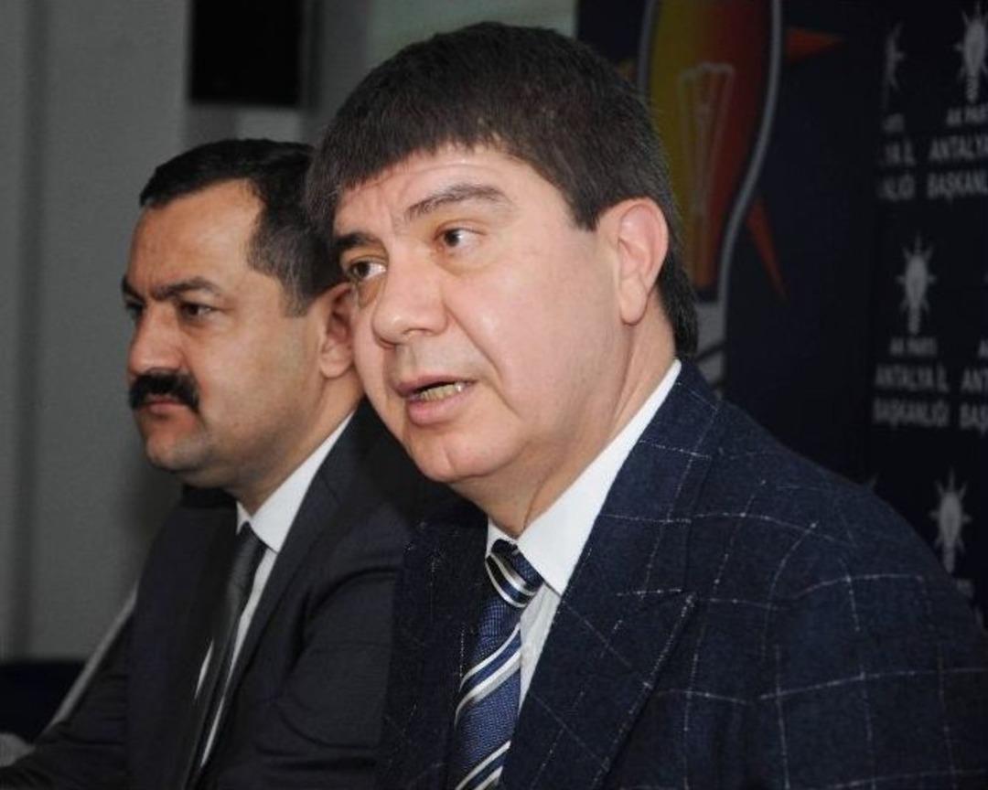 T&uuml;rel, Akaydın D&ouml;nemini Tartışmaya A&ccedil;tı