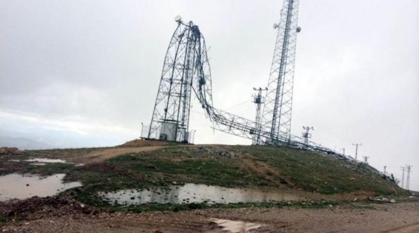 Kulp Ve Sason&rsquo;da Baz İstasyonu Devrilince Onlarca K&ouml;y İletişimsiz Kaldı