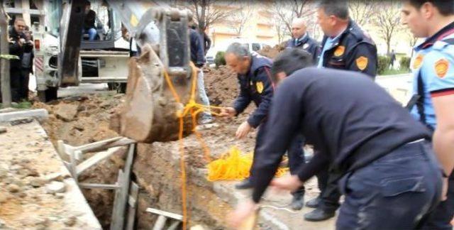 Toprak Altında Kalan 1 Işçi Ağır Yaralandı