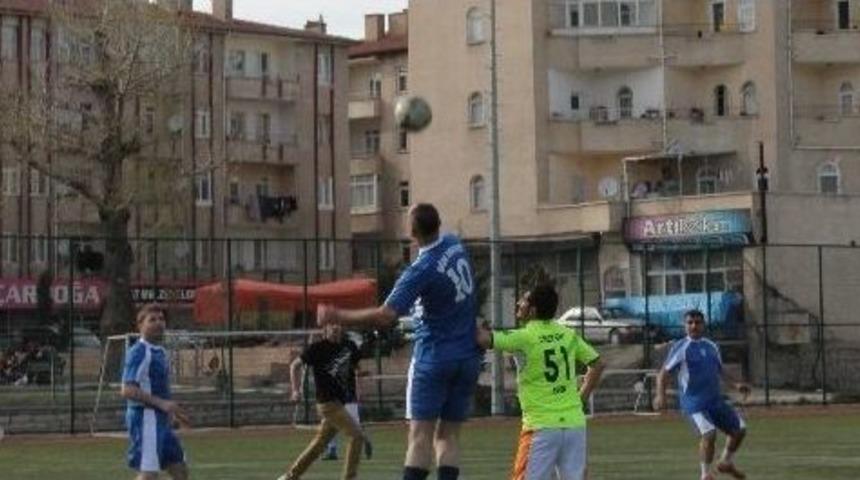 Emniyet Mensupları İle Basın Mensupları Dostluk Ma&ccedil;ında Buluştu