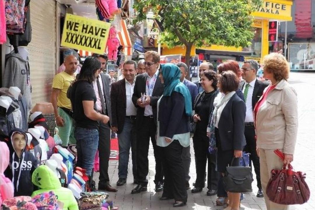 Sena Nur &Ccedil;elik Alanya Esnafını Ziyaret Etti