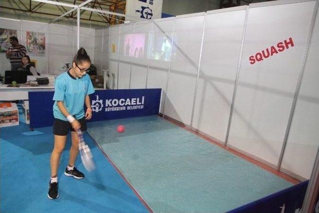 Fuarda Squash Sporu Tanıtıldı