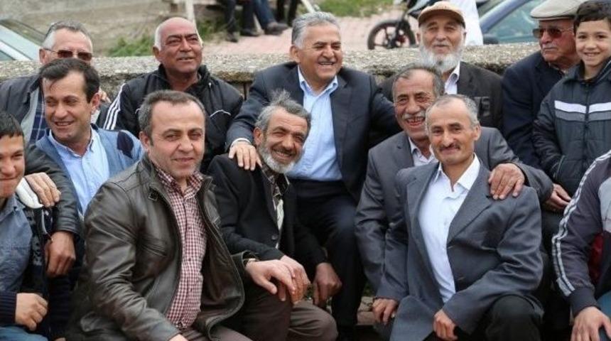 Başkan B&uuml;y&uuml;kkılı&ccedil;, K&uuml;&ccedil;&uuml;k B&uuml;r&uuml;ng&uuml;z Halkı İle Kucaklaştı&hellip;