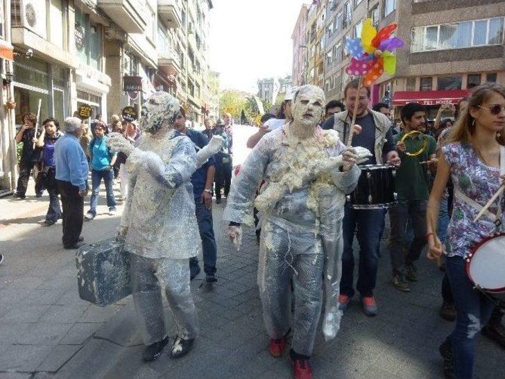 Kadıköy’de Nükleer Santrale Karşı ’kostümlü’ Eylem G1