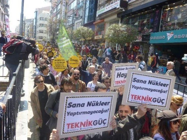 Kadıköy’de Nükleer Santrale Karşı ’kostümlü’ Eylem G4