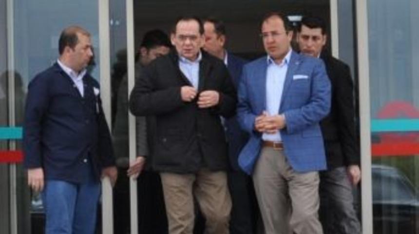 Eski Bakan Demir&rsquo;den Kaza Yapan Yakınlarına Ziyaret