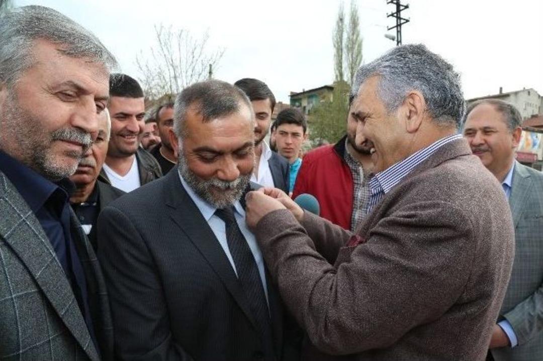 Altındağlı Ekrem Altun Ve Yakınları Ak Parti&rsquo;ye Ge&ccedil;ti