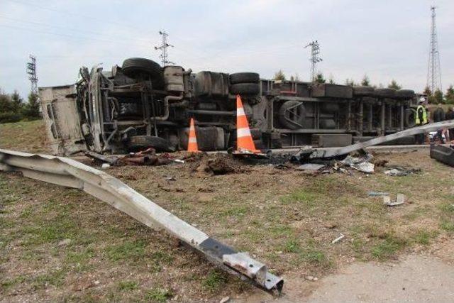 Tır Kaza Yaptı Tem de 10 Kilometre Kuyruk Oluştu 1