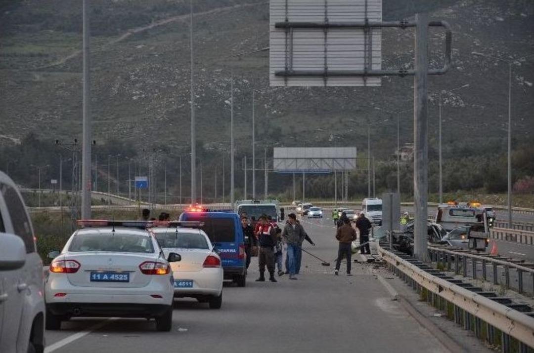 Osmaneli&rsquo;de Trafik Kazası: 2 &Ouml;l&uuml;, 2 Yaralı